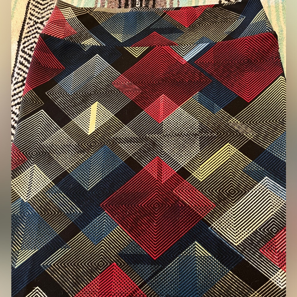Geo-pattern Cassie by LuLaRoe